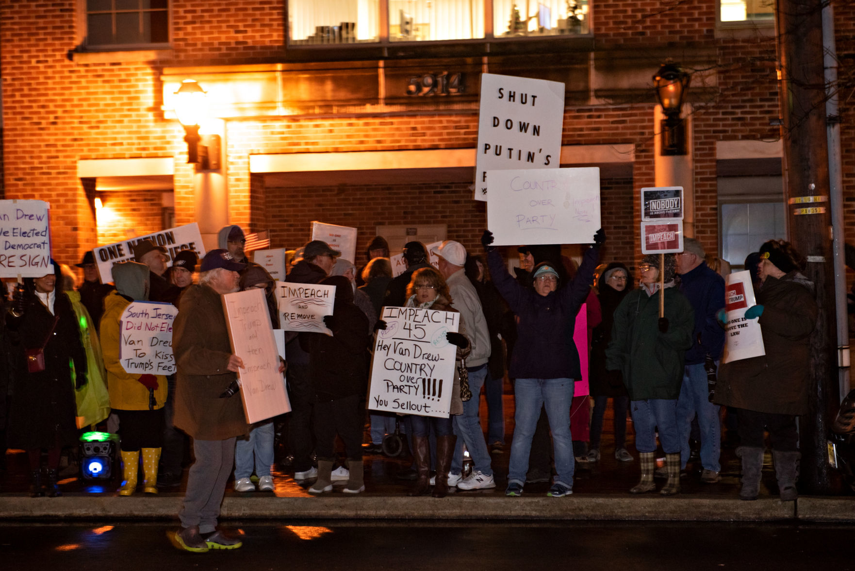 121819_nws_protest